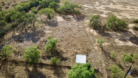 2710 N State Highway 80 Nixon TX 78140