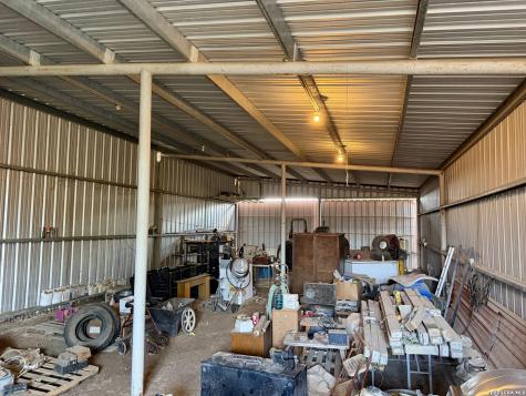 2710 N State Highway 80 Nixon TX 78140