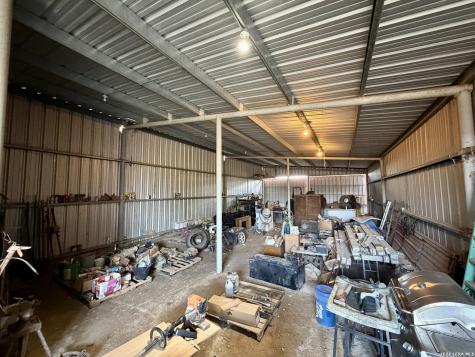 2710 N State Highway 80 Nixon TX 78140