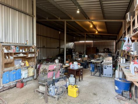 2710 N State Highway 80 Nixon TX 78140