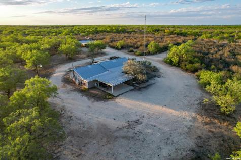3472 Wilson Road Carrizo Springs TX 78834
