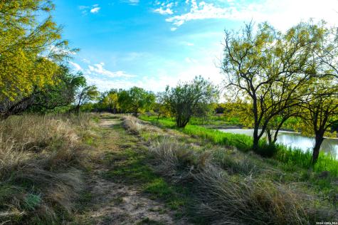 3472 Wilson Road Carrizo Springs TX 78834