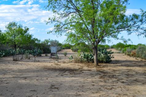 3472 Wilson Road Carrizo Springs TX 78834