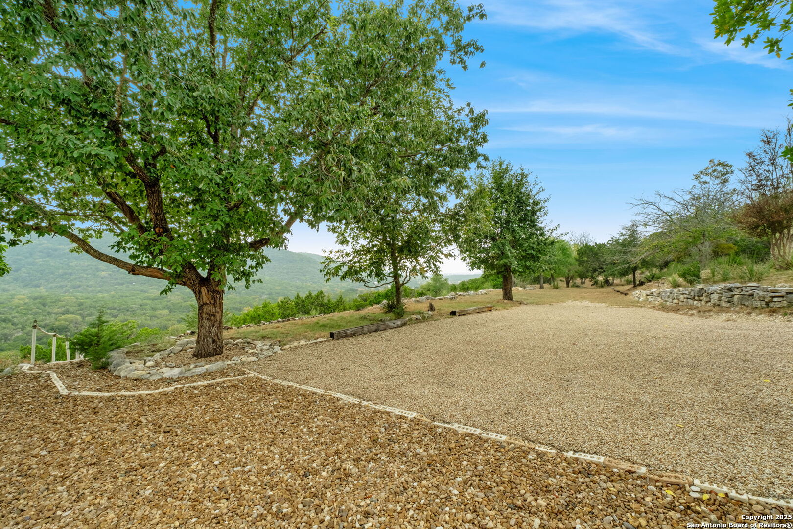 411 Valley View Pipe Creek TX 78063