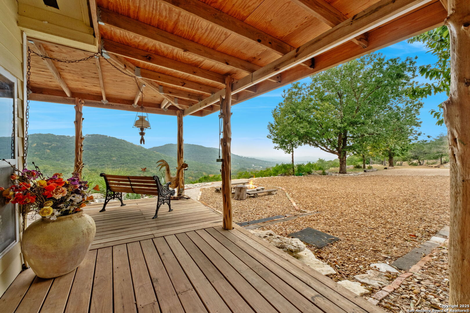 411 Valley View Pipe Creek TX 78063