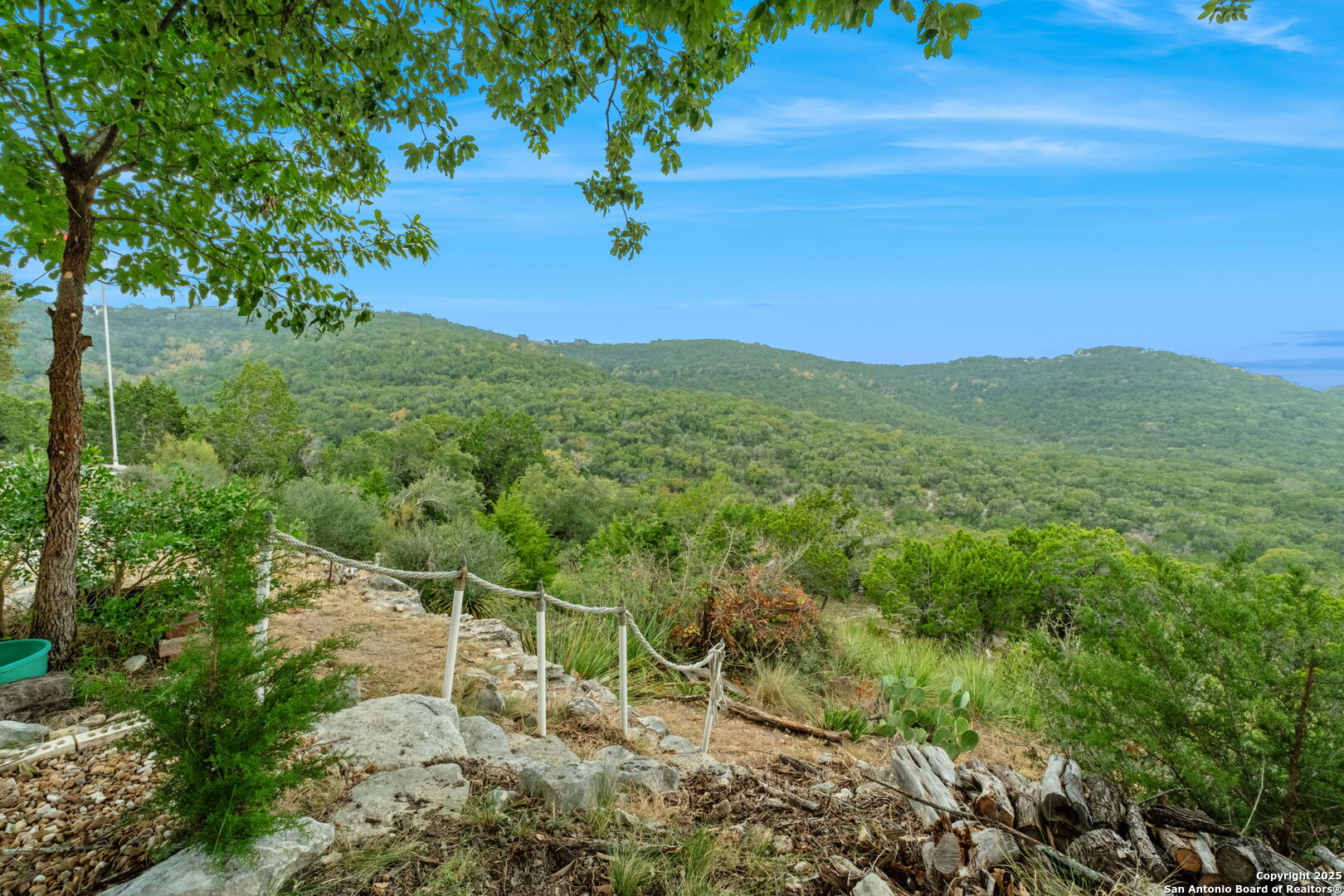 411 Valley View Pipe Creek TX 78063