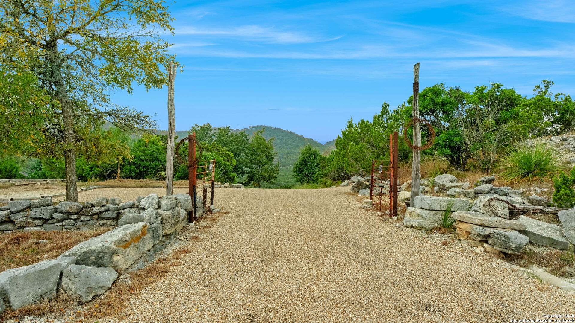 411 Valley View Pipe Creek TX 78063