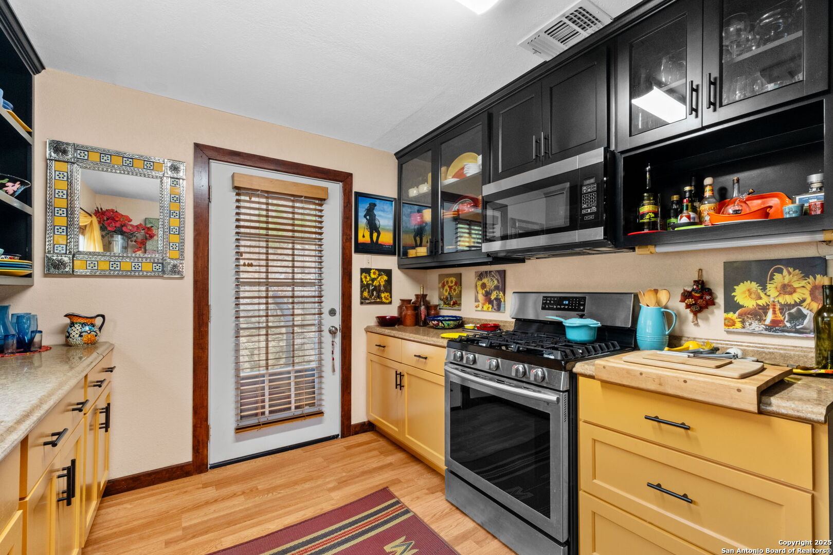 411 Valley View Pipe Creek TX 78063