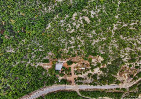 411 Valley View Pipe Creek TX 78063