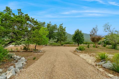 411 Valley View Pipe Creek TX 78063
