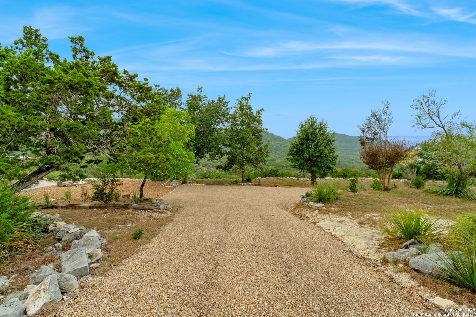 411 Valley View Pipe Creek TX 78063