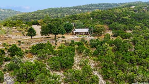 411 Valley View Pipe Creek TX 78063