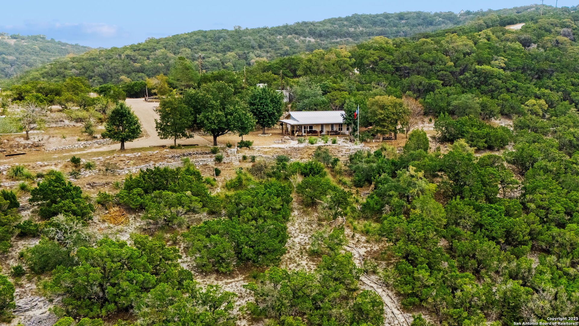 411 Valley View Pipe Creek TX 78063