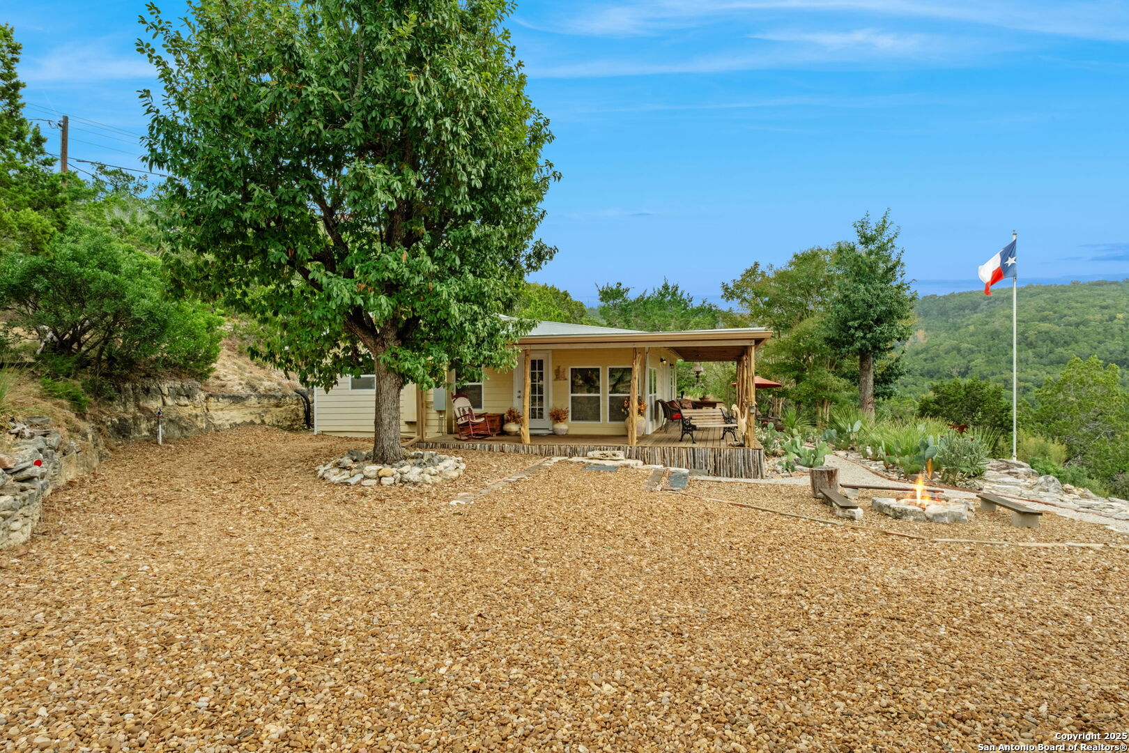 411 Valley View Pipe Creek TX 78063