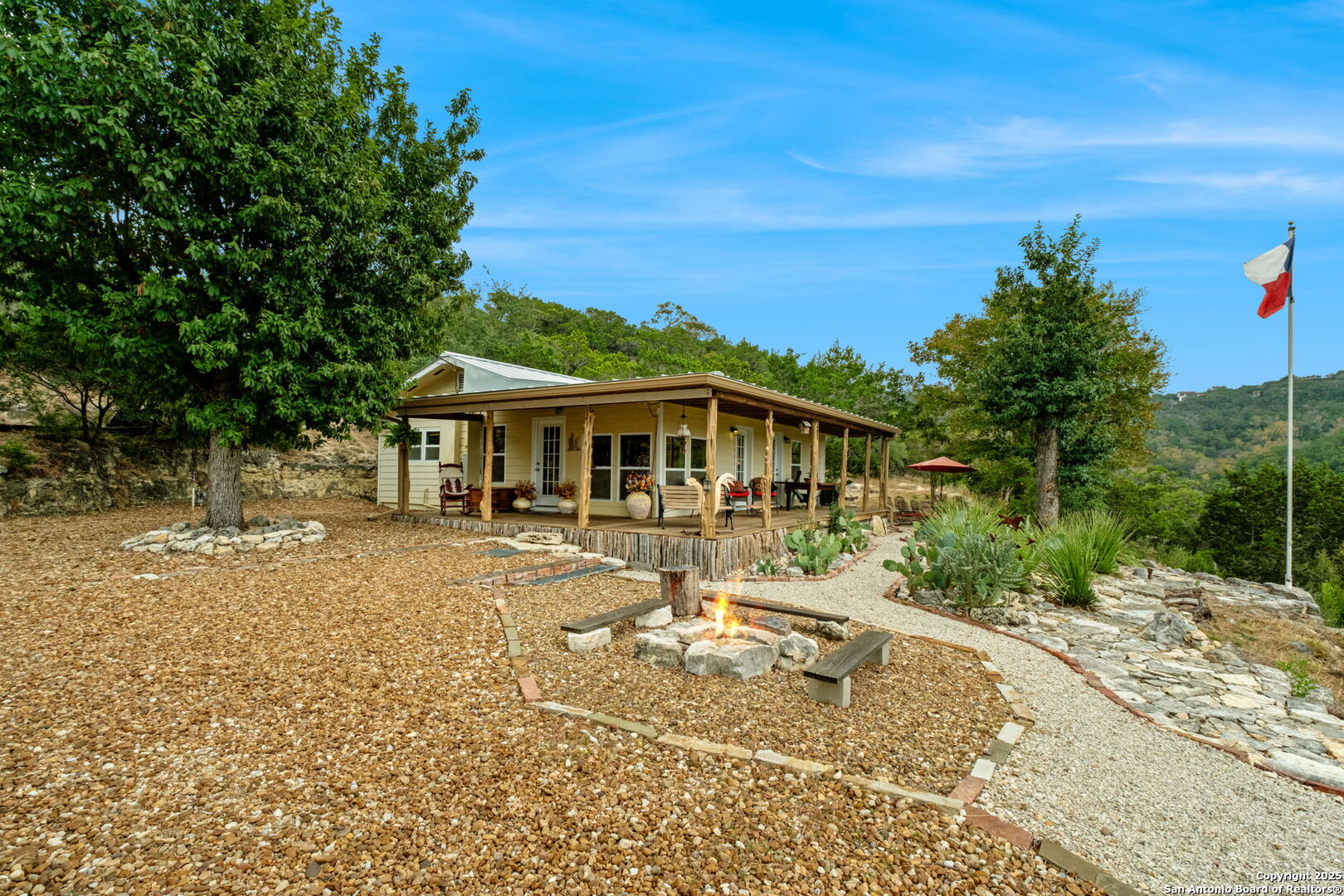 411 Valley View Pipe Creek TX 78063