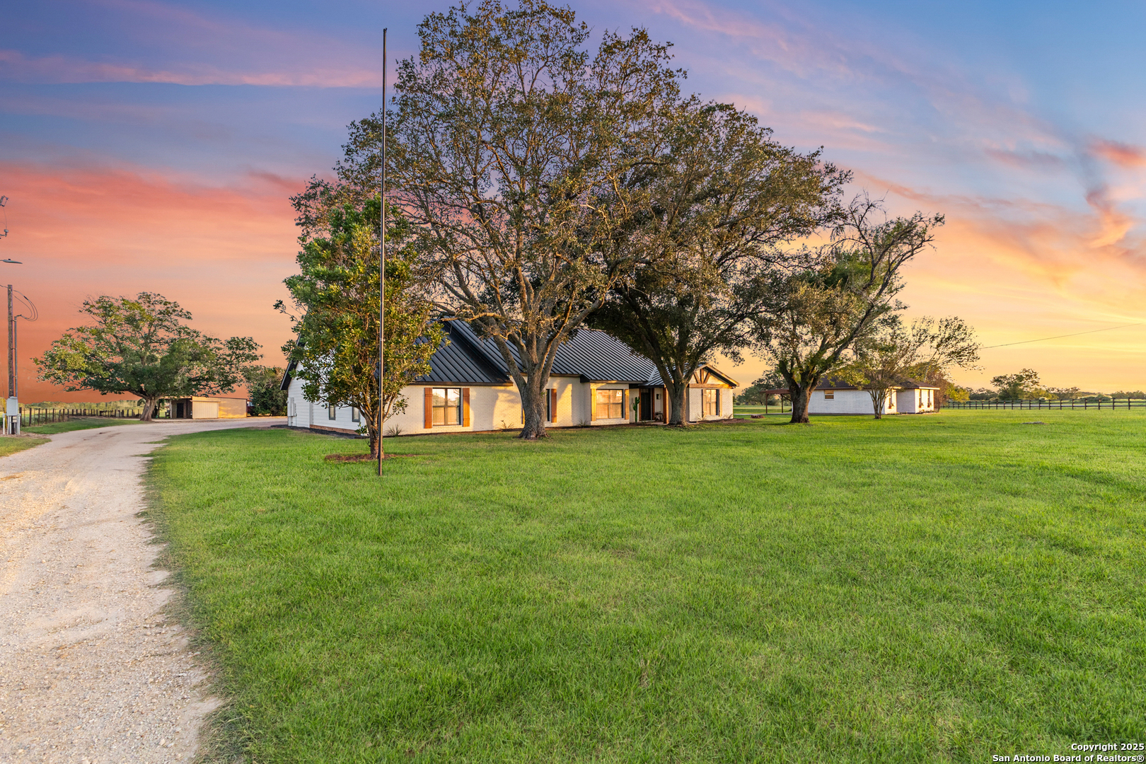 1591 Leissner School Seguin TX 78155