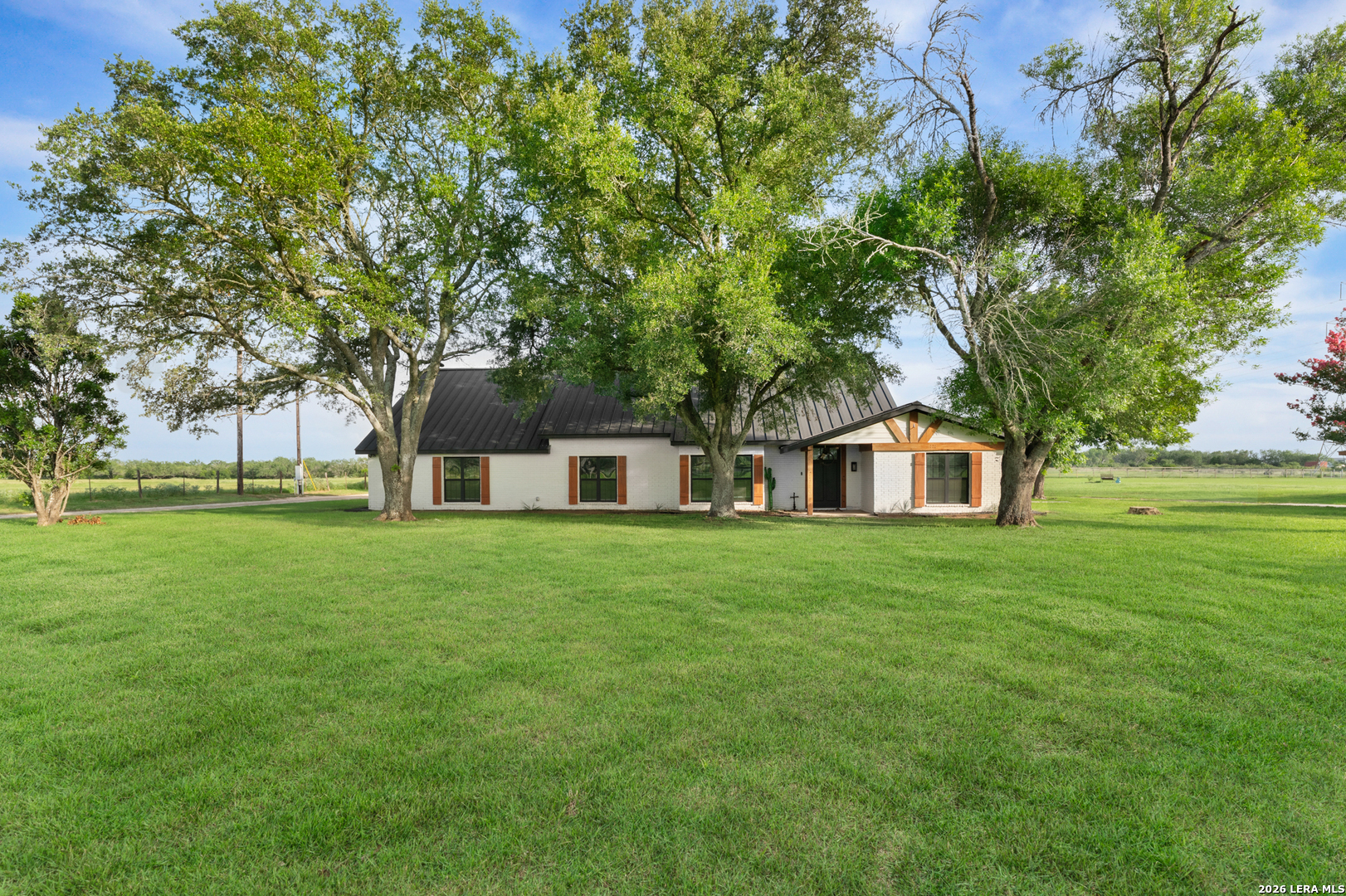 1591 Leissner School Seguin TX 78155