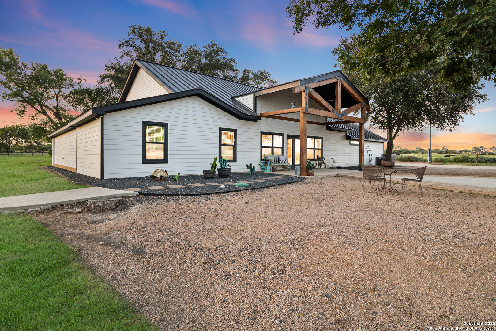 1591 Leissner School Seguin TX 78155