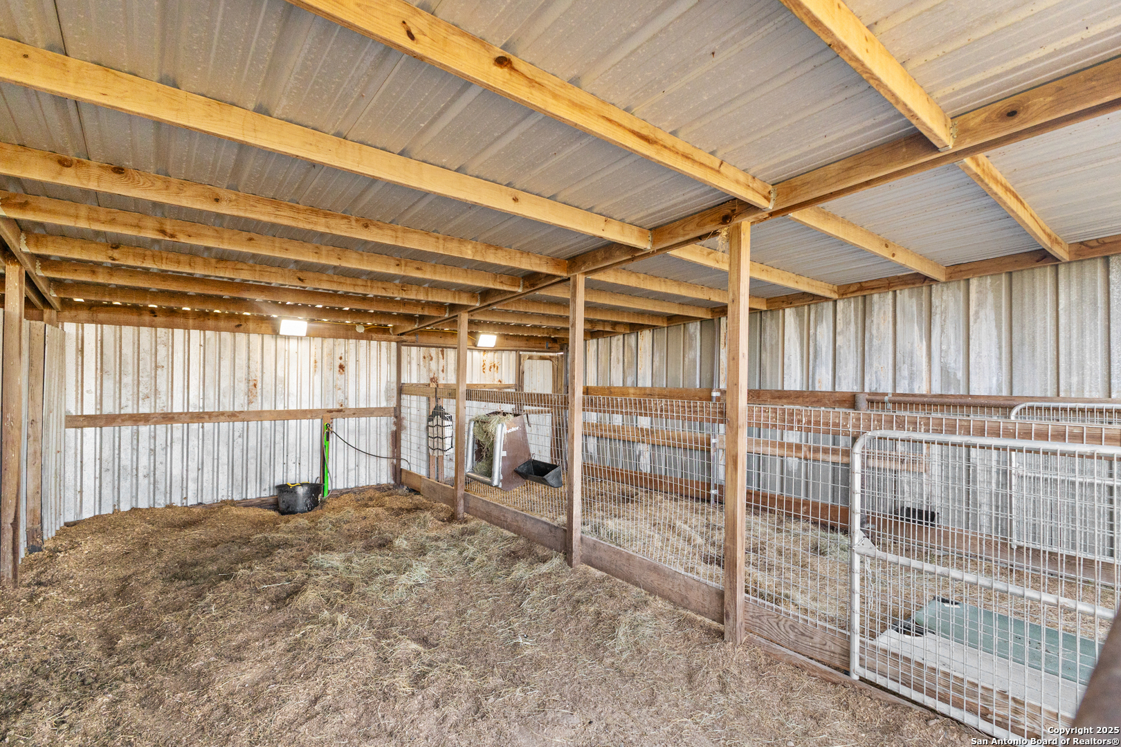 1591 Leissner School Seguin TX 78155