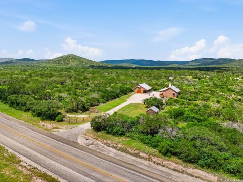 17398 Tx Highway 127 Sabinal TX 78881