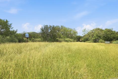 17398 Tx Highway 127 Sabinal TX 78881