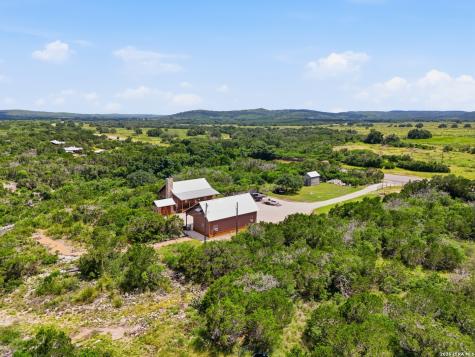 17398 Tx Highway 127 Sabinal TX 78881
