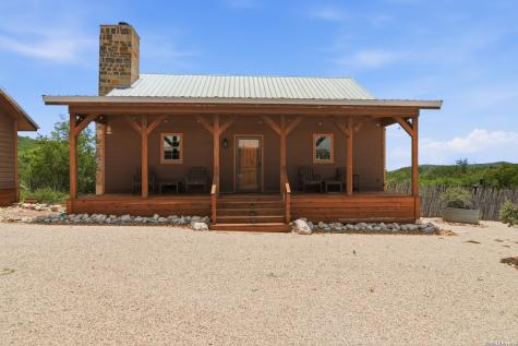 17398 Tx Highway 127 Sabinal TX 78881