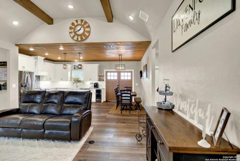 1474 County Road 342 La Vernia TX 78121