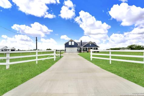 1474 County Road 342 La Vernia TX 78121