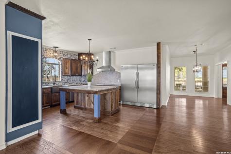 809 County Road 213 Mccoy TX 78113