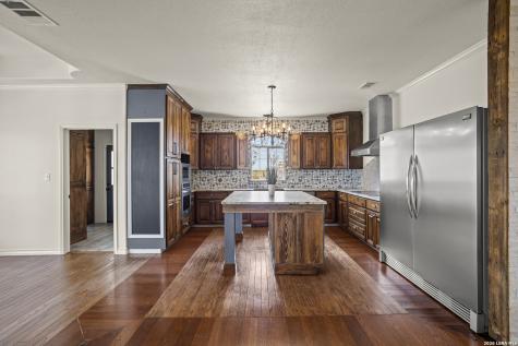 809 County Road 213 Mccoy TX 78113