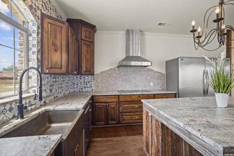 809 County Road 213 Mccoy TX 78113