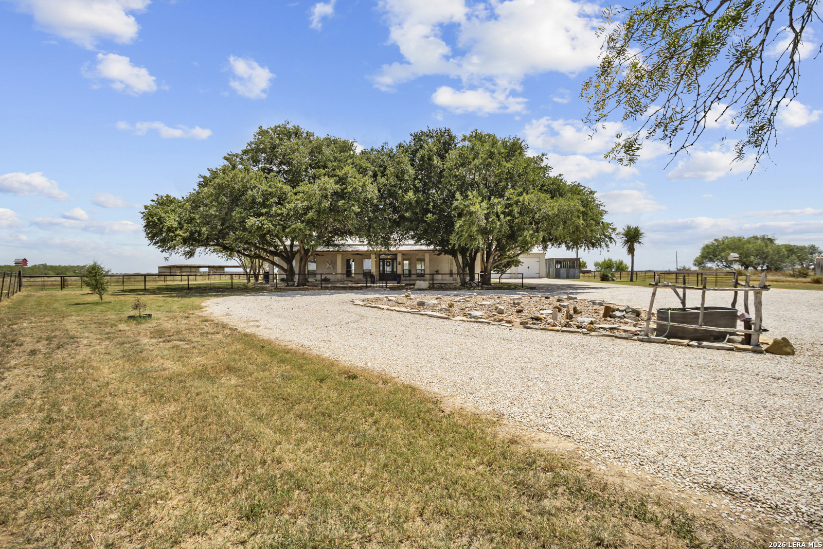809 County Road 213 Mccoy TX 78113