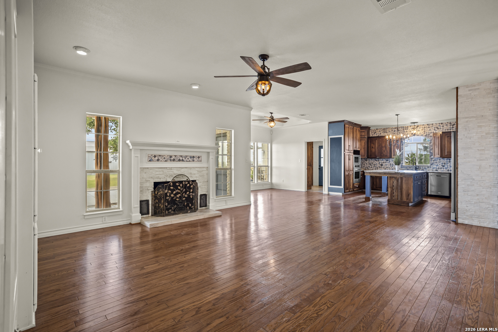 809 County Road 213 Mccoy TX 78113