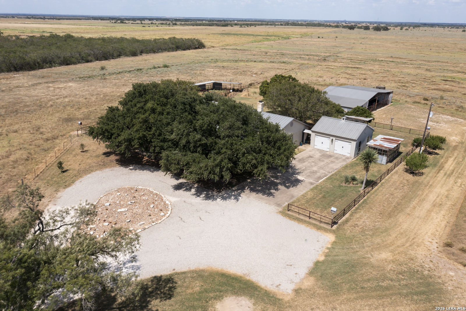 809 County Road 213 Mccoy TX 78113