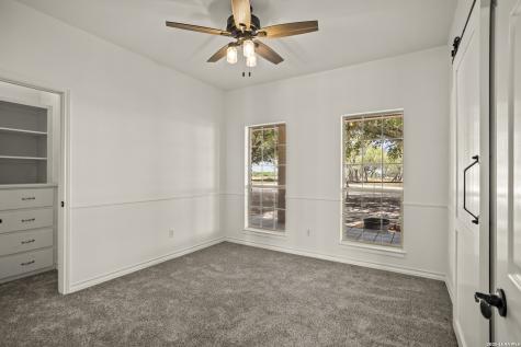 809 County Road 213 Mccoy TX 78113