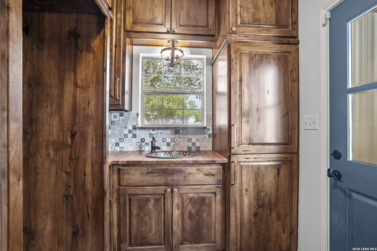 809 County Road 213 Mccoy TX 78113