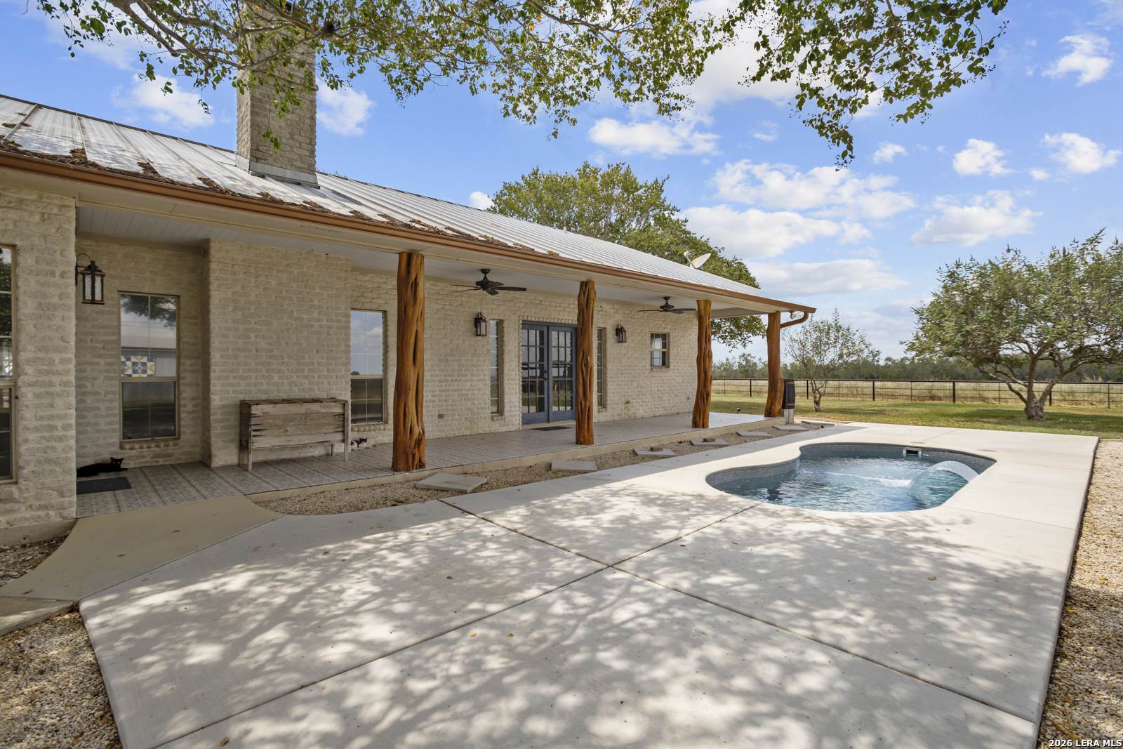 809 County Road 213 Mccoy TX 78113