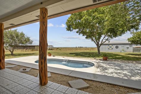 809 County Road 213 Mccoy TX 78113