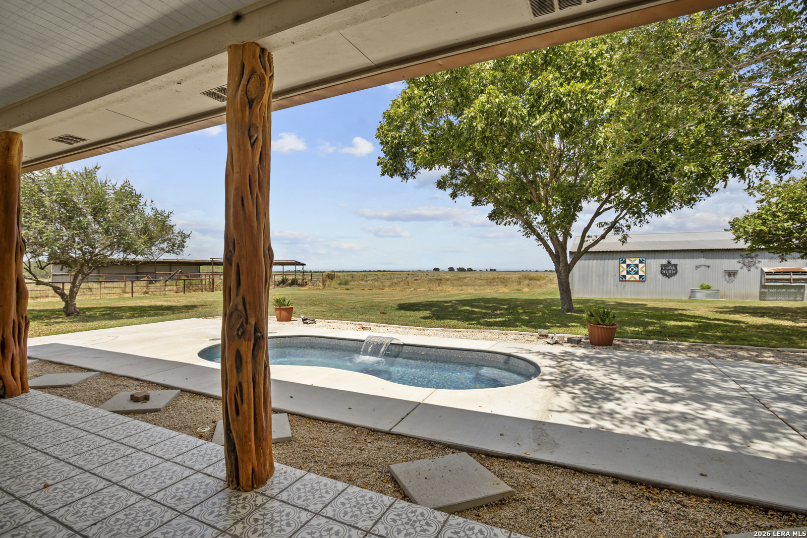 809 County Road 213 Mccoy TX 78113