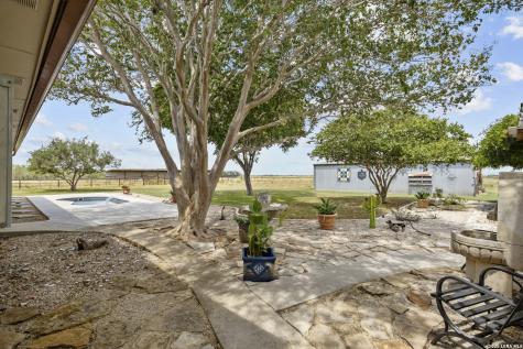 809 County Road 213 Mccoy TX 78113