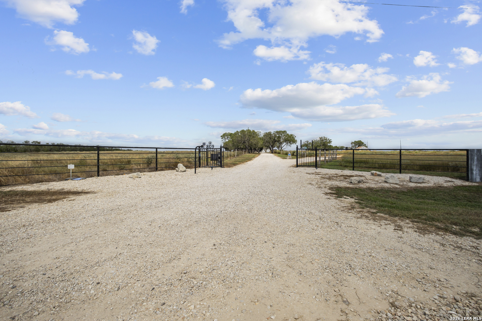 809 County Road 213 Mccoy TX 78113