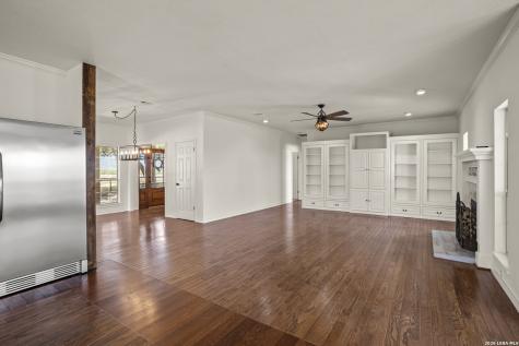 809 County Road 213 Mccoy TX 78113