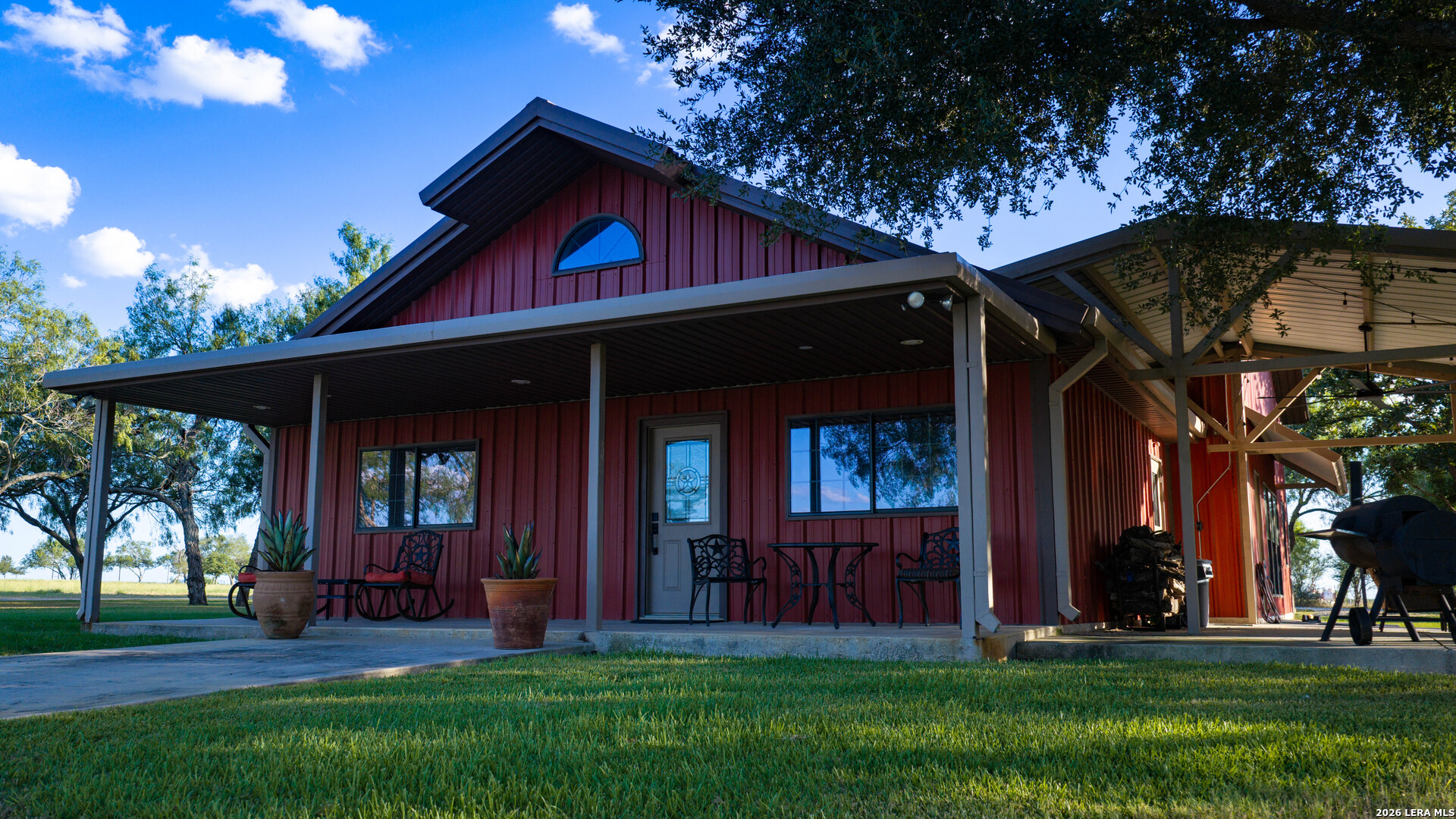 106 County Road 253 Poth TX 78147