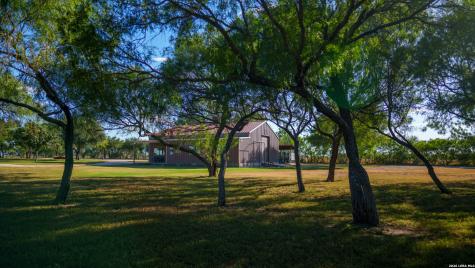 106 County Road 253 Poth TX 78147