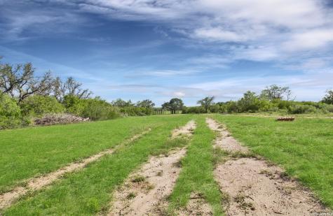 4225 Mineral Cemetery Road Beeville TX 78102
