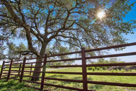 4225 Mineral Cemetery Road Beeville TX 78102