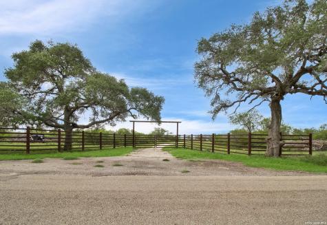 4225 Mineral Cemetery Road Beeville TX 78102