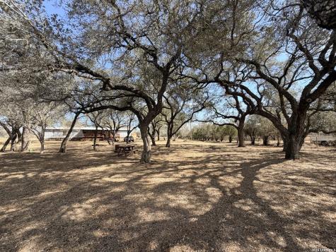 1140 County Road 765 Moore TX 78057