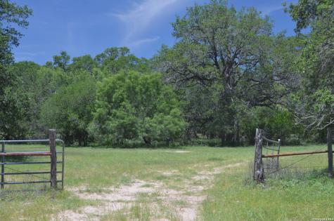 1140 County Road 765 Moore TX 78057